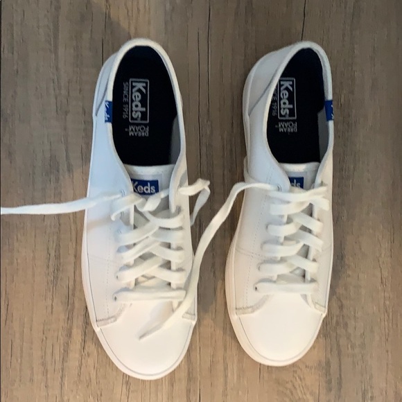 ladies white tennis shoes